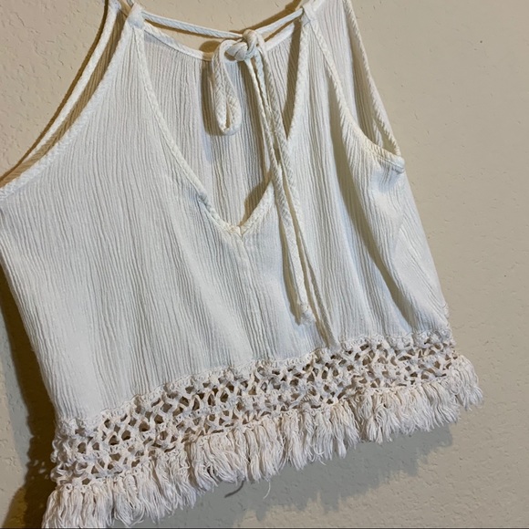 ❇️3/$30❇️ Urban Outfitters Dainty Hooligan Boho Crochet Fringe Hem Crop Top - Picture 4 of 8